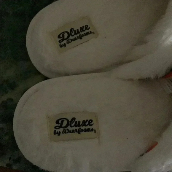 🎀SOLD🎀 Slippers for ladies white and with boo lettering on top Size Large - Picture 2 of 5